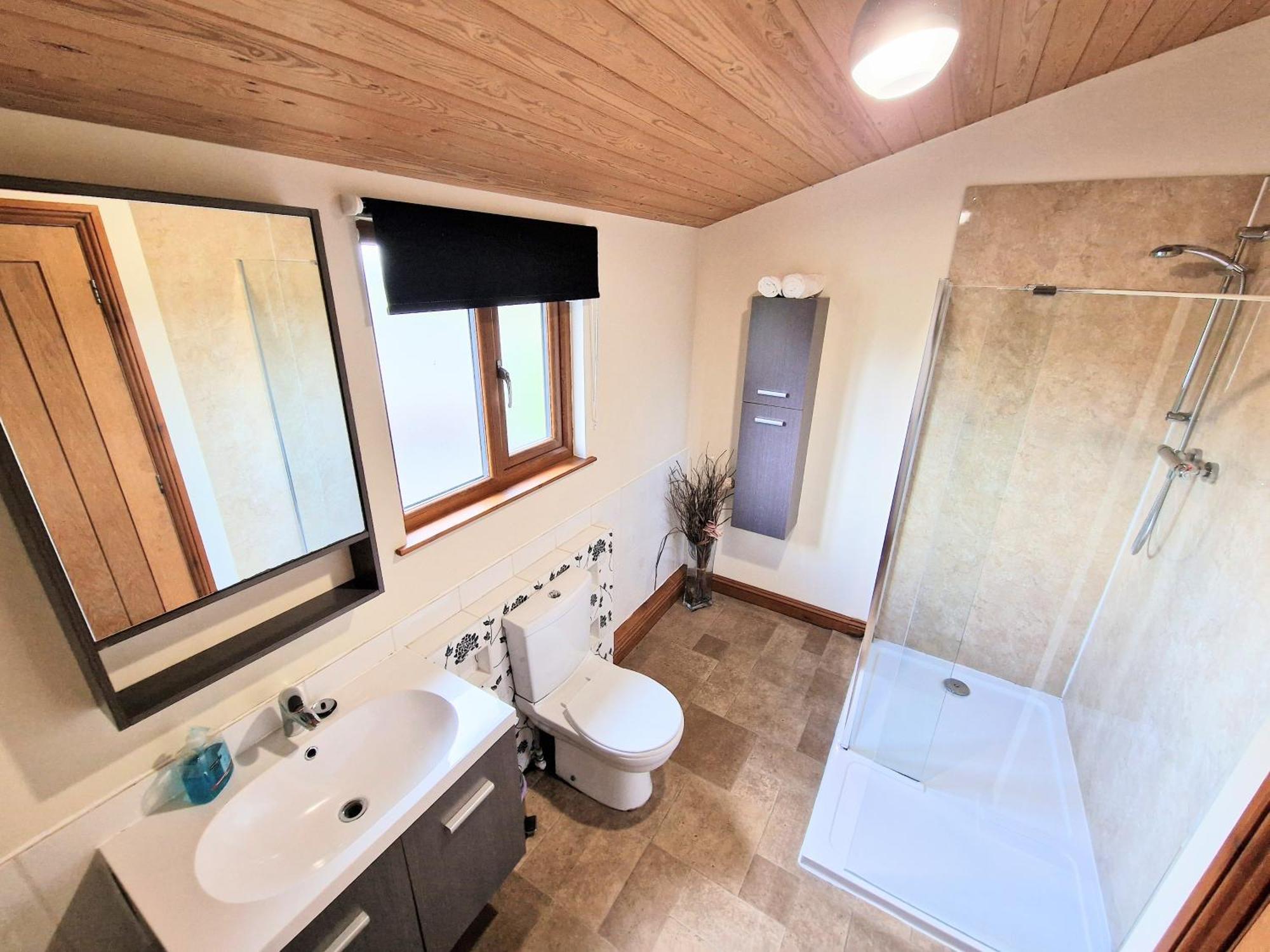 Villa Ochil 8 With Private Hot Tub - Fife - Loch Leven - Lomond Hills à Kelty Extérieur photo