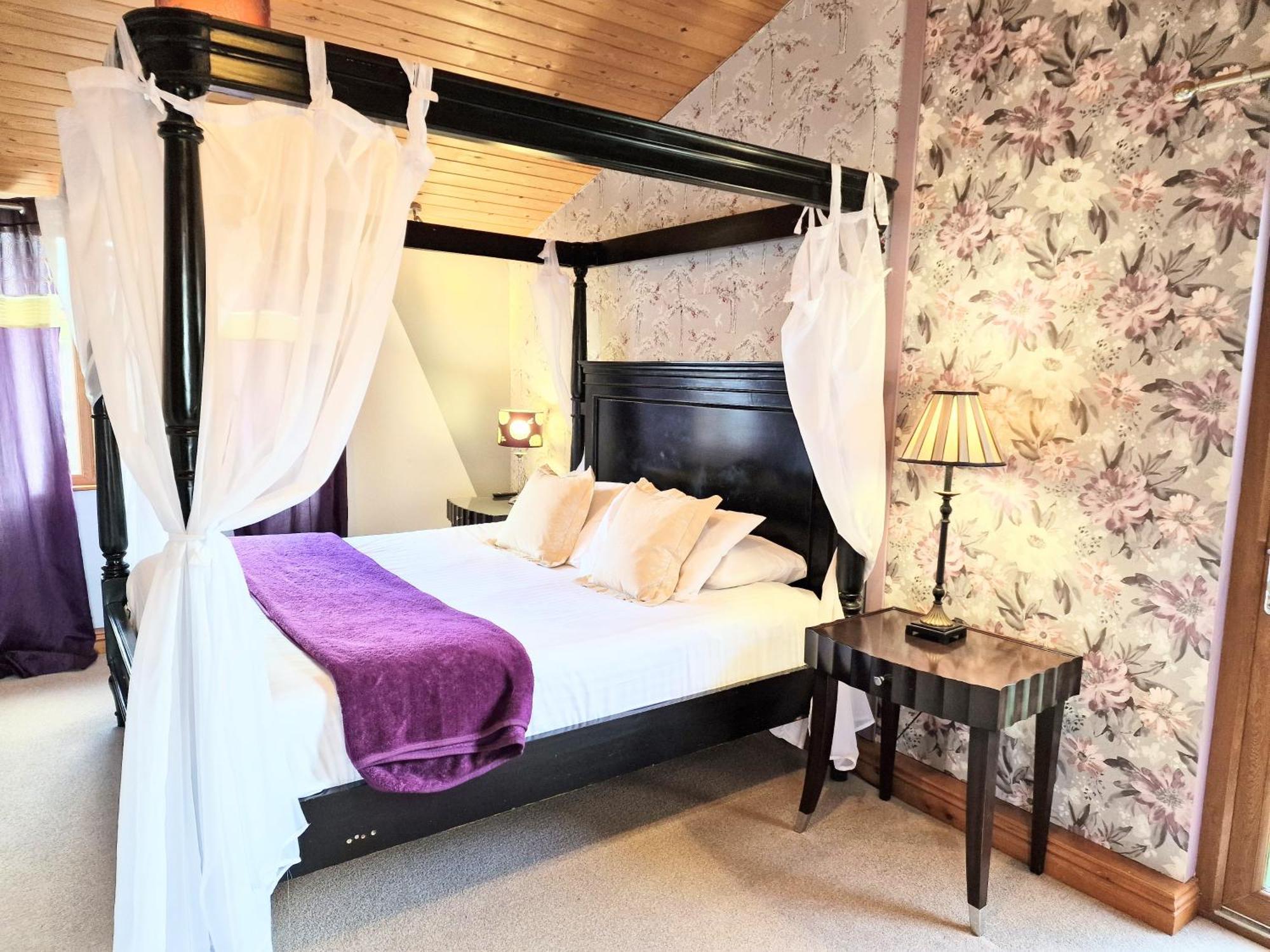 Villa Ochil 8 With Private Hot Tub - Fife - Loch Leven - Lomond Hills à Kelty Extérieur photo
