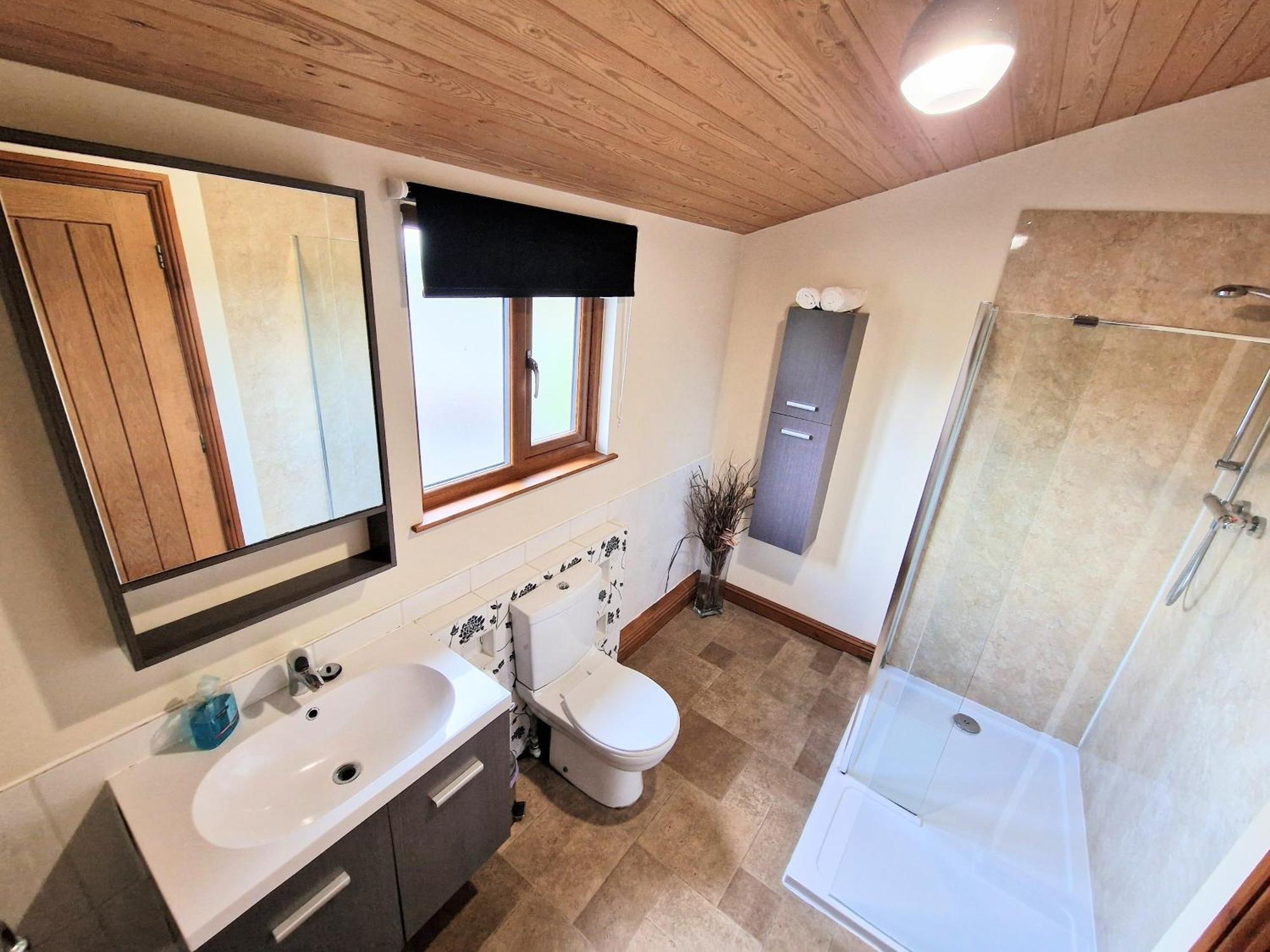 Villa Ochil 8 With Private Hot Tub - Fife - Loch Leven - Lomond Hills à Kelty Extérieur photo
